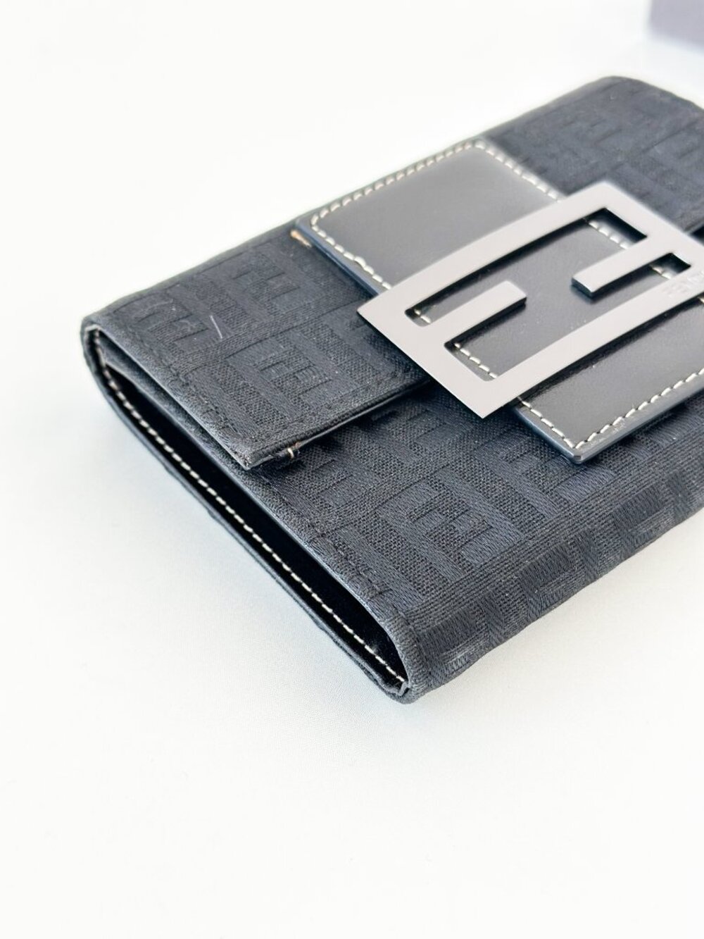 Fendi Zucchino Wallet Black - Picture 2 of 15